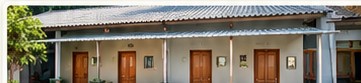Deretan pintu bedeng
